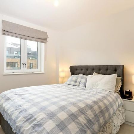 Idyllic Thames Riverside Apartment With Free Parking Isleworth Esterno foto